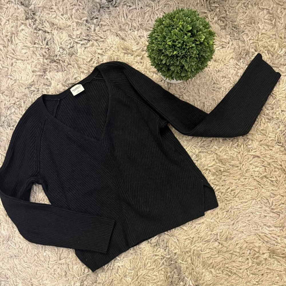Abercrombie & Fitch knit sweater